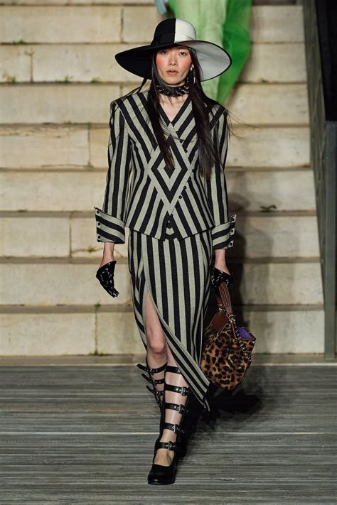 foto gucci castel del monte|Everything to Know About Gucci’s Cosmogonie Cruise 2023 Show.